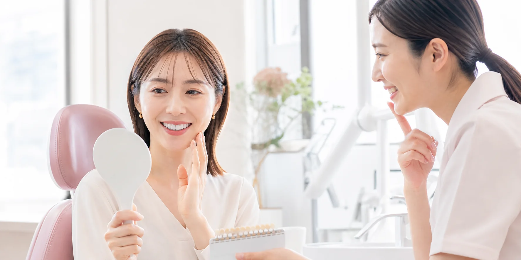 アフターケアの説明を受ける女性